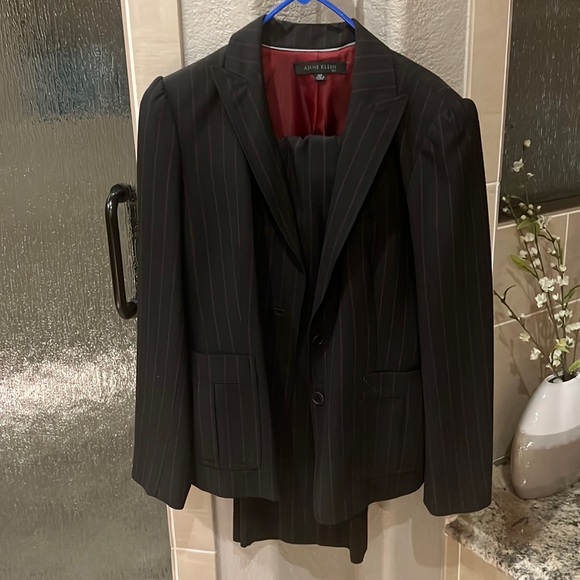 Anne Klein Pants - Anne Klein 2 Piece Suit with red pinstripes